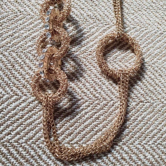 32" Jeweled Connections with Twisted Rings - Picture 6 of 15